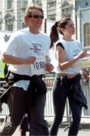 Actors run for charity